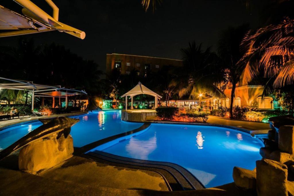 มูนเบย์ มาริน่า เดอะ วิลลาส Hotel โอลองกาโป ภายนอก รูปภาพ
