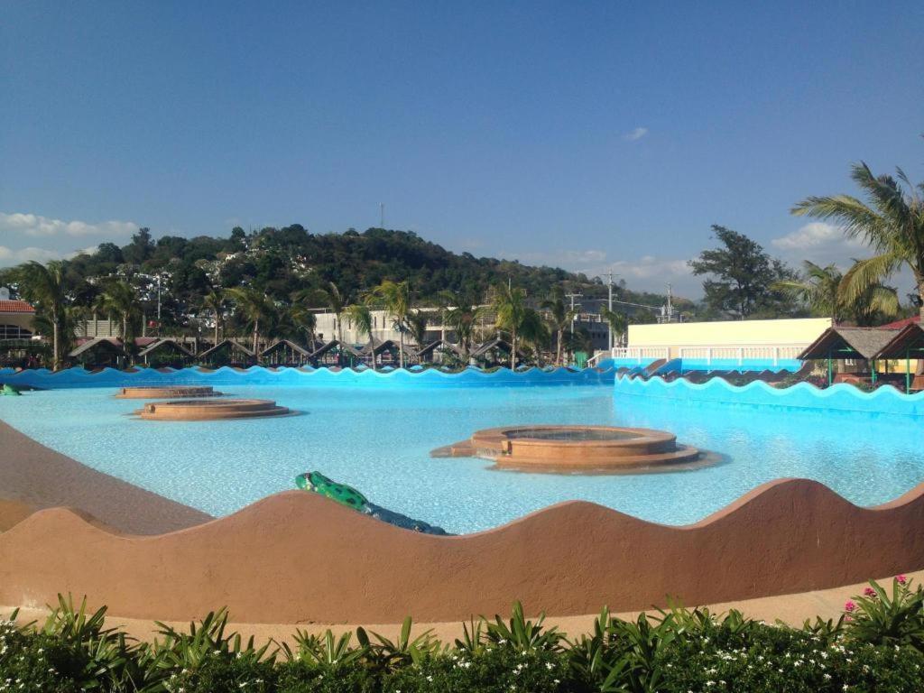 มูนเบย์ มาริน่า เดอะ วิลลาส Hotel โอลองกาโป ภายนอก รูปภาพ