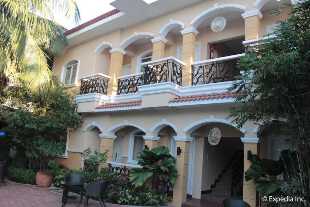 มูนเบย์ มาริน่า เดอะ วิลลาส Hotel โอลองกาโป ภายนอก รูปภาพ