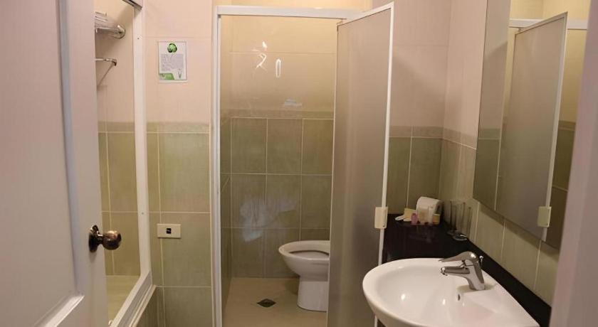 มูนเบย์ มาริน่า เดอะ วิลลาส Hotel โอลองกาโป ภายนอก รูปภาพ