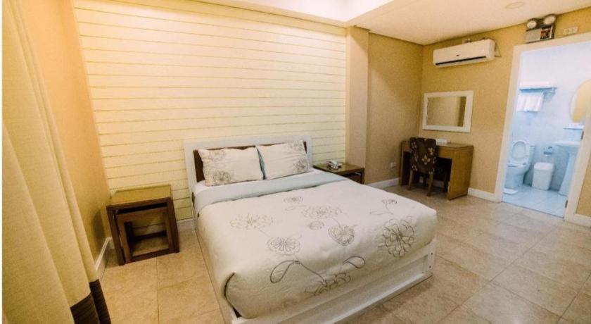 มูนเบย์ มาริน่า เดอะ วิลลาส Hotel โอลองกาโป ภายนอก รูปภาพ