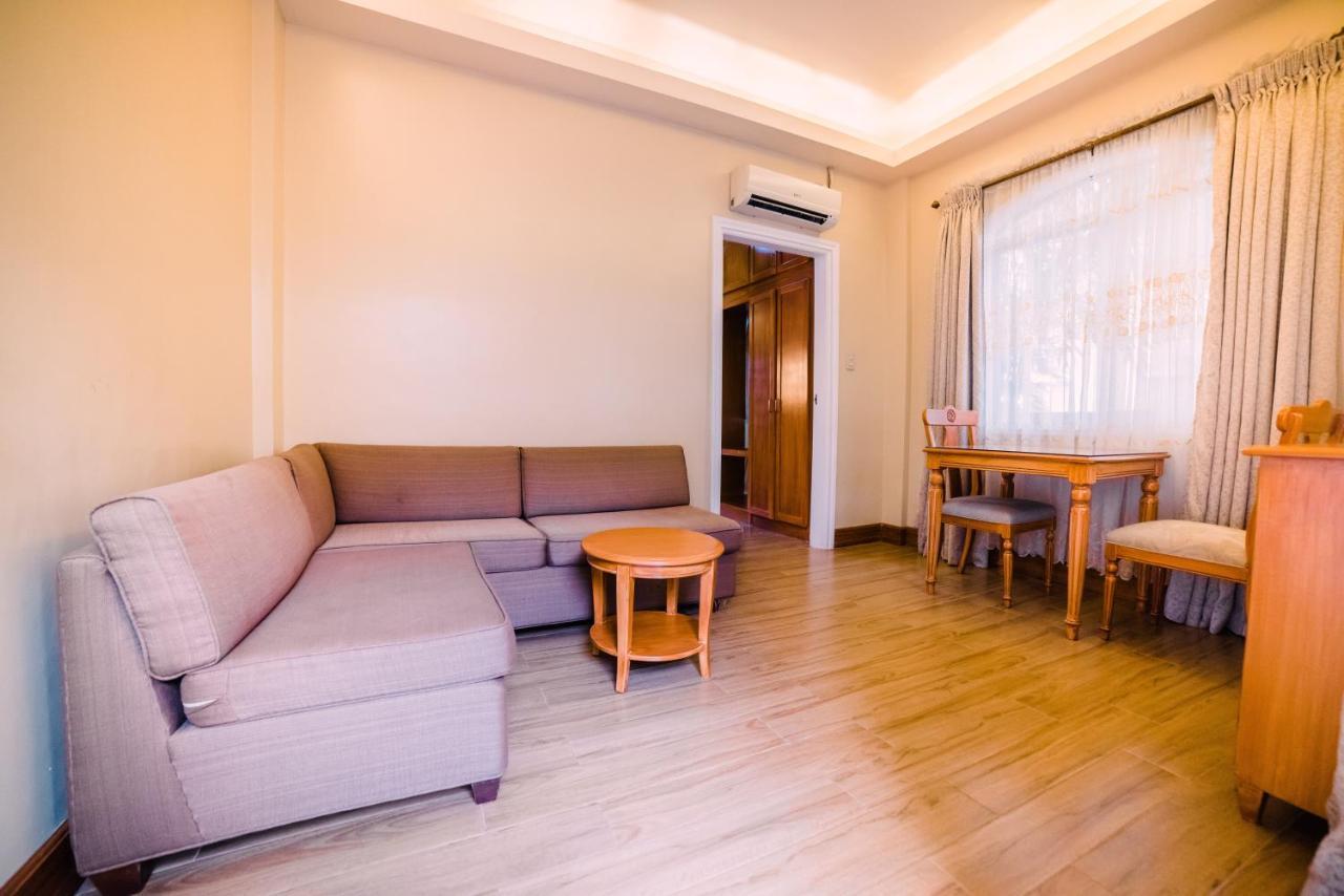 มูนเบย์ มาริน่า เดอะ วิลลาส Hotel โอลองกาโป ภายนอก รูปภาพ